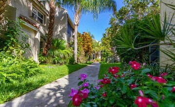 5218 NE 6th Ave in Fort Lauderdale, FL - Building Photo - Building Photo