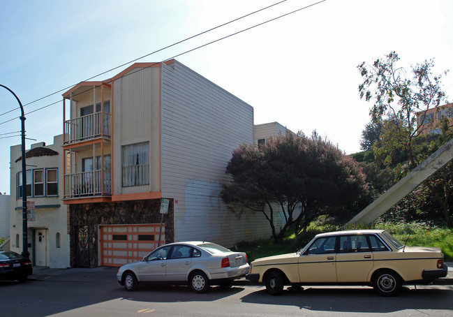 863 Ocean Ave in San Francisco, CA - Building Photo - Building Photo