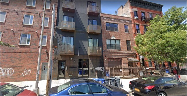 212 Evergreen Ave
