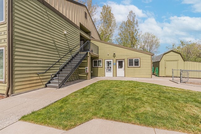 2210 SW 19th St in Redmond, OR - Building Photo - Building Photo