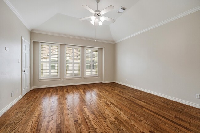 property at 1906 Greenwich Terrace Dr