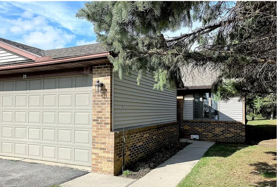 28 Boston Bay Rd, Unit 28 in Perrysburg, OH - Foto de edificio