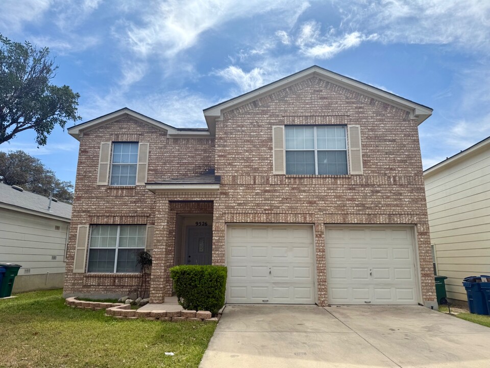 9526 Vallecito Mesa in San Antonio, TX - Foto de edificio