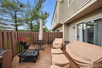 799 Cap Ln in Columbus, OH - Building Photo - Building Photo