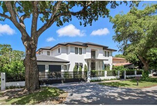 1515 Urbino Ave in Coral Gables, FL - Building Photo - Building Photo