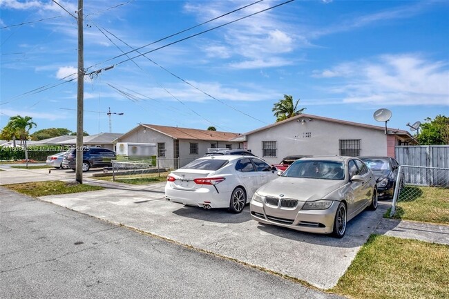11465 SW 215th St, Unit 11465 in Miami, FL - Building Photo - Building Photo