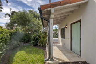 1021 10th St W in Boca Grande, FL - Building Photo - Building Photo