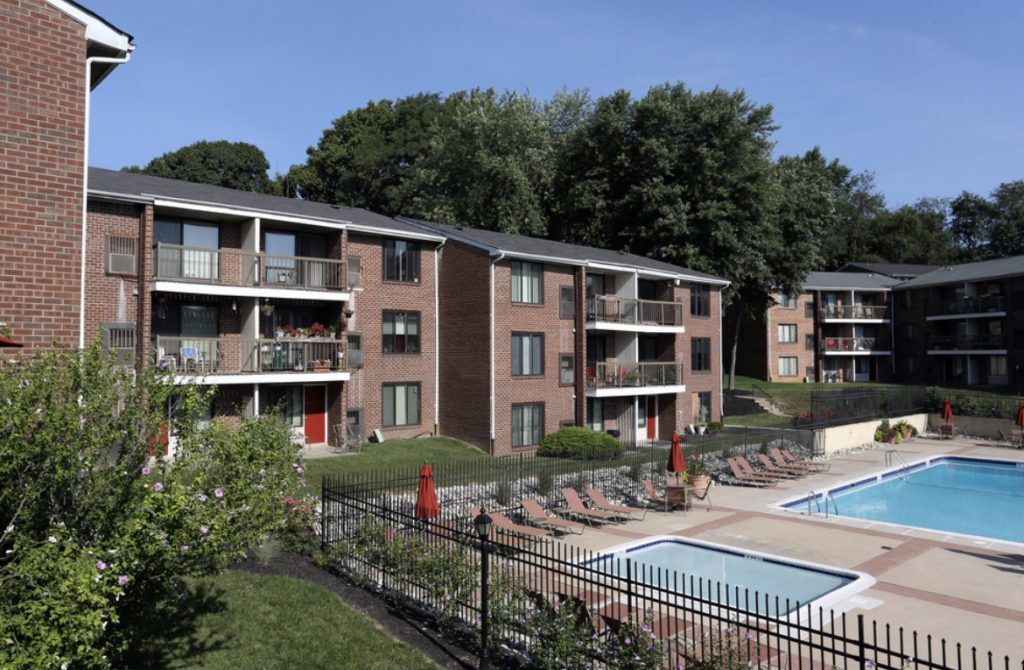 Tacony Crossing in Philadelphia, PA - Building Photo