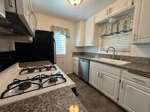 10309 Azuaga St in San Diego, CA - Building Photo - Building Photo