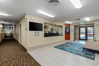 Furnished Studio-St. Louis - St. Peters in St. Peters, MO - Foto de edificio - Building Photo