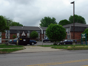 Tudor Village Apartments in Toledo, OH - Building Photo - Building Photo