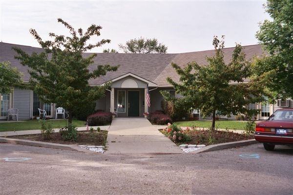 Scottish Pines Senior in Alma, MI - Foto de edificio