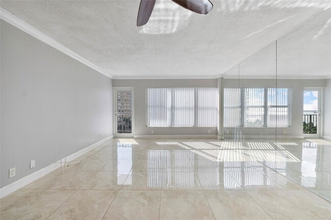 405 N Ocean Blvd in Pompano Beach, FL - Building Photo - Building Photo