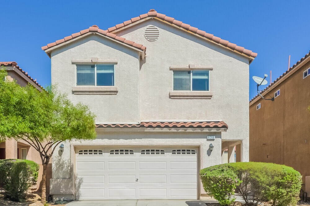 8266 Time Machine Ave in Las Vegas, NV - Foto de edificio