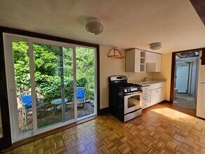 549 Vistamont Ave, Unit Cottage in Berkeley, CA - Foto de edificio - Building Photo