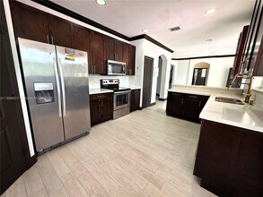14843 SW 24th St in Miami, FL - Building Photo - Building Photo