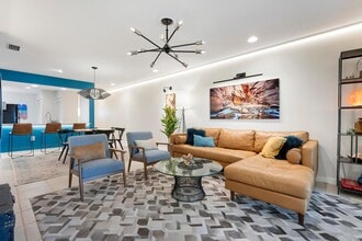 5797 Avista Dr in Sarasota, FL - Building Photo - Building Photo