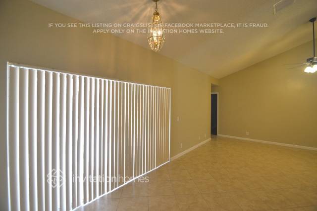 126 NW 164th Ave in Pembroke Pines, FL - Building Photo - Building Photo