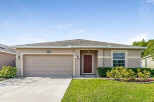 121 Daigledog St in St. Cloud, FL - Building Photo