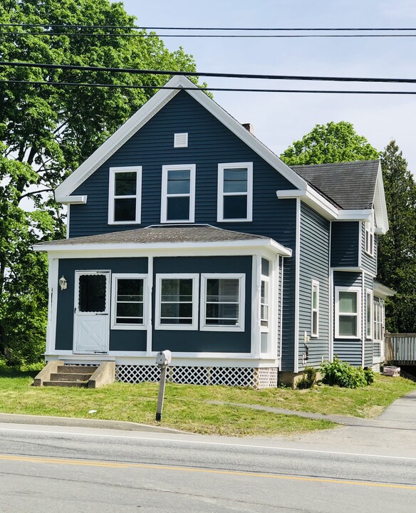 930 Stillwater Ave in Old Town, ME - Foto de edificio