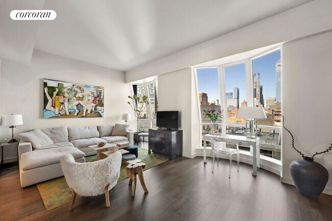 property at 515 W 18th St