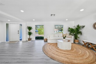 646 Park Shore Dr in Naples, FL - Building Photo - Building Photo