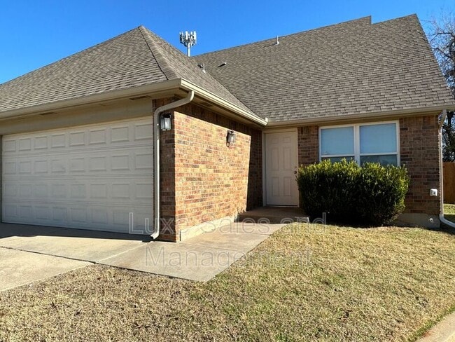 property at 1738 W Palm Pl