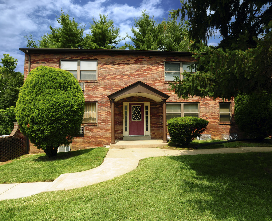 Donna Ann Apartments in Prospect Park, PA - Building Photo