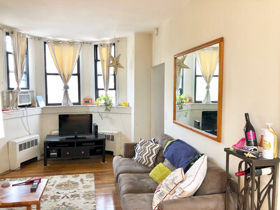 145 Arlington St, Unit 44 in Boston, MA - Building Photo