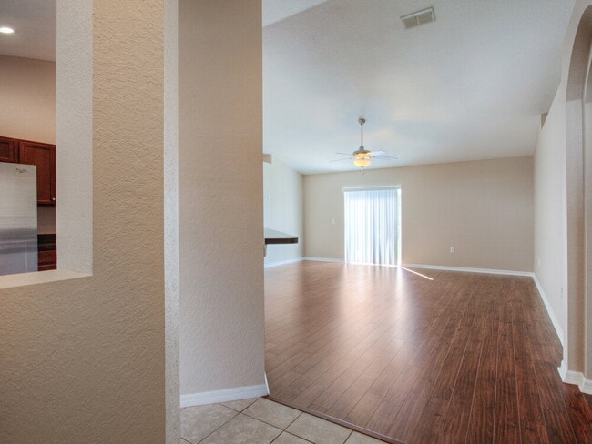 8364 Greystone Dr in Lakeland, FL - Foto de edificio - Building Photo