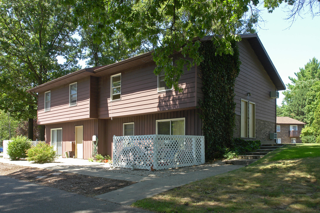 Corner Lane Apartments in Spring Lake, MI - Foto de edificio