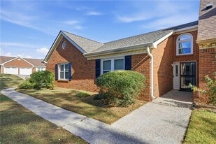 4663 Calumet Cir NW in Duluth, GA - Building Photo