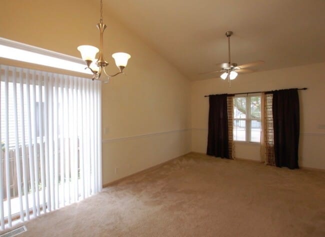 14019 S Oakdale Cir in Plainfield, IL - Building Photo - Building Photo