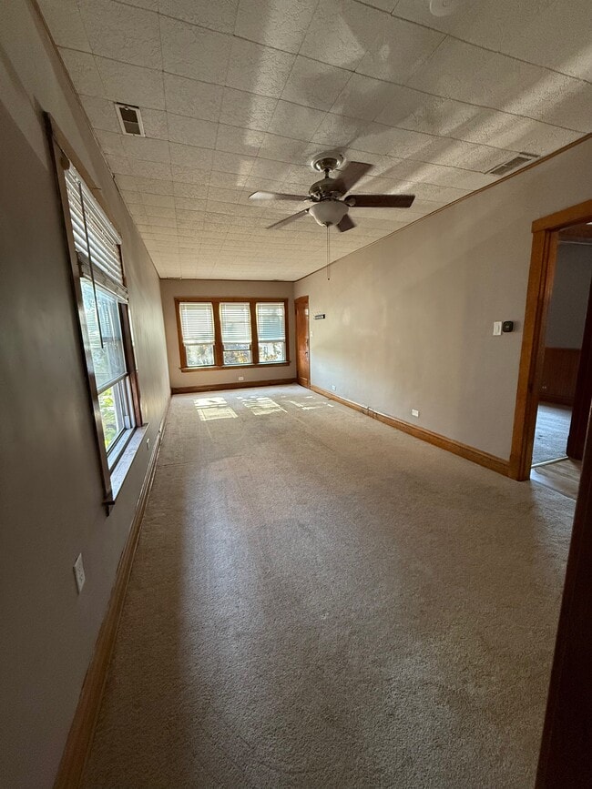 5505 N Mason Ave, Unit 5505 n mason apt 2