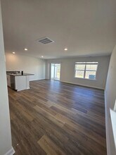 5131 Hyrule Dr in Charlotte, NC - Foto de edificio - Building Photo