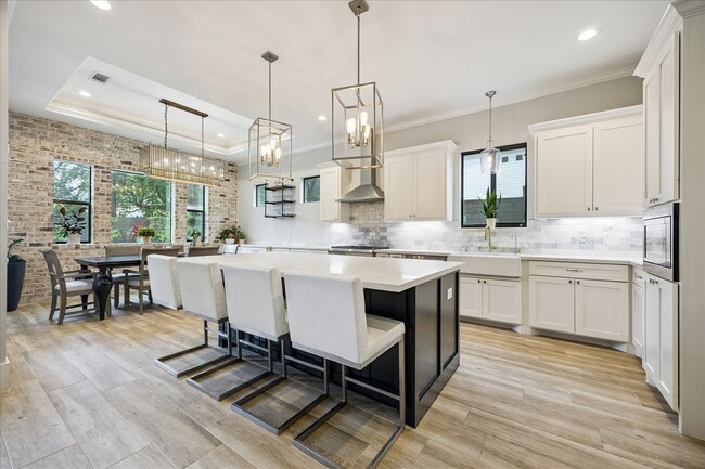 property at 1519 Richelieu Ln