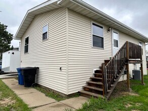 712 3rd Ave SE in Dickinson, ND - Building Photo - Building Photo