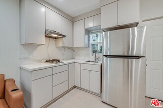 8710 Chalmers Dr in Los Angeles, CA - Building Photo - Building Photo