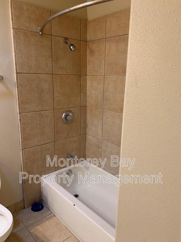 211 Forest Ave in Pacific Grove, CA - Building Photo - Building Photo