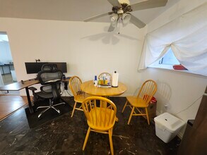 4 Union Ave, Unit 8 in Norwalk, CT - Building Photo - Building Photo