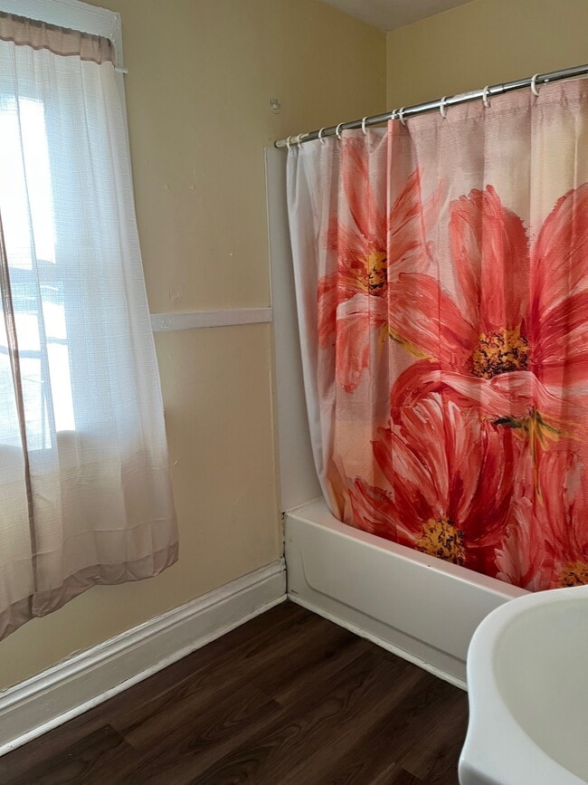 723 W 5th St in Waterloo, IA - Building Photo - Building Photo