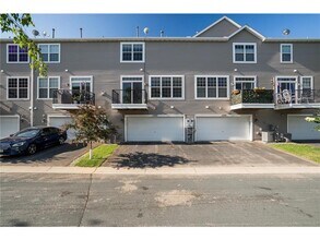 15577 Junegrass Ln in Eden Prairie, MN - Building Photo - Building Photo