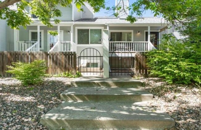 420 Owl Dr in Louisville, CO - Building Photo - Building Photo