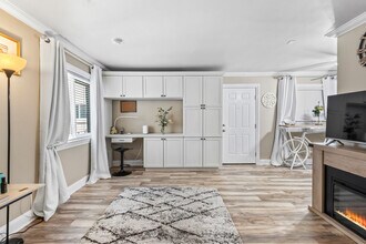 500 Lake Marina Dr in New Orleans, LA - Building Photo - Building Photo