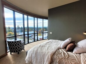 550 NW Franklin Ave in Bend, OR - Building Photo - Building Photo