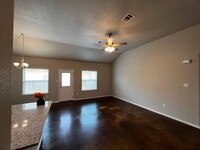 1513-1515 Lucille St in Seguin, TX - Building Photo - Building Photo