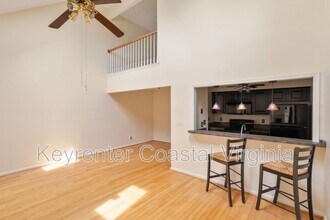 922 Pocahontas Ct in Smithfield, VA - Foto de edificio - Building Photo