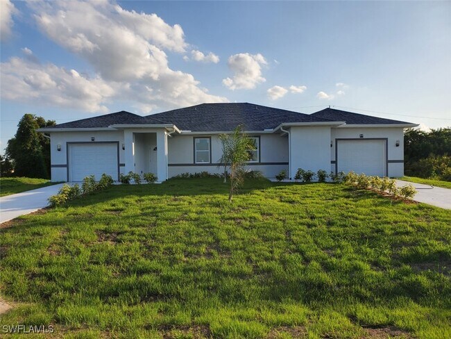 5446 Billings St in Lehigh Acres, FL - Foto de edificio - Building Photo