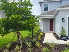 8512 Snowfall St in Sarasota, FL - Building Photo - Building Photo