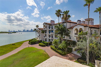 2235 Fisher Island Dr in Miami Beach, FL - Building Photo - Building Photo